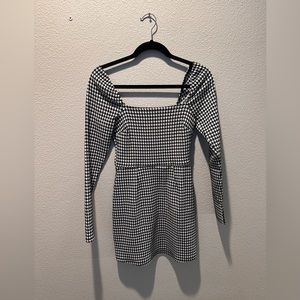 Like new houndstooth mini dress
